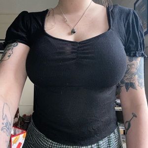 Cropped Black Top